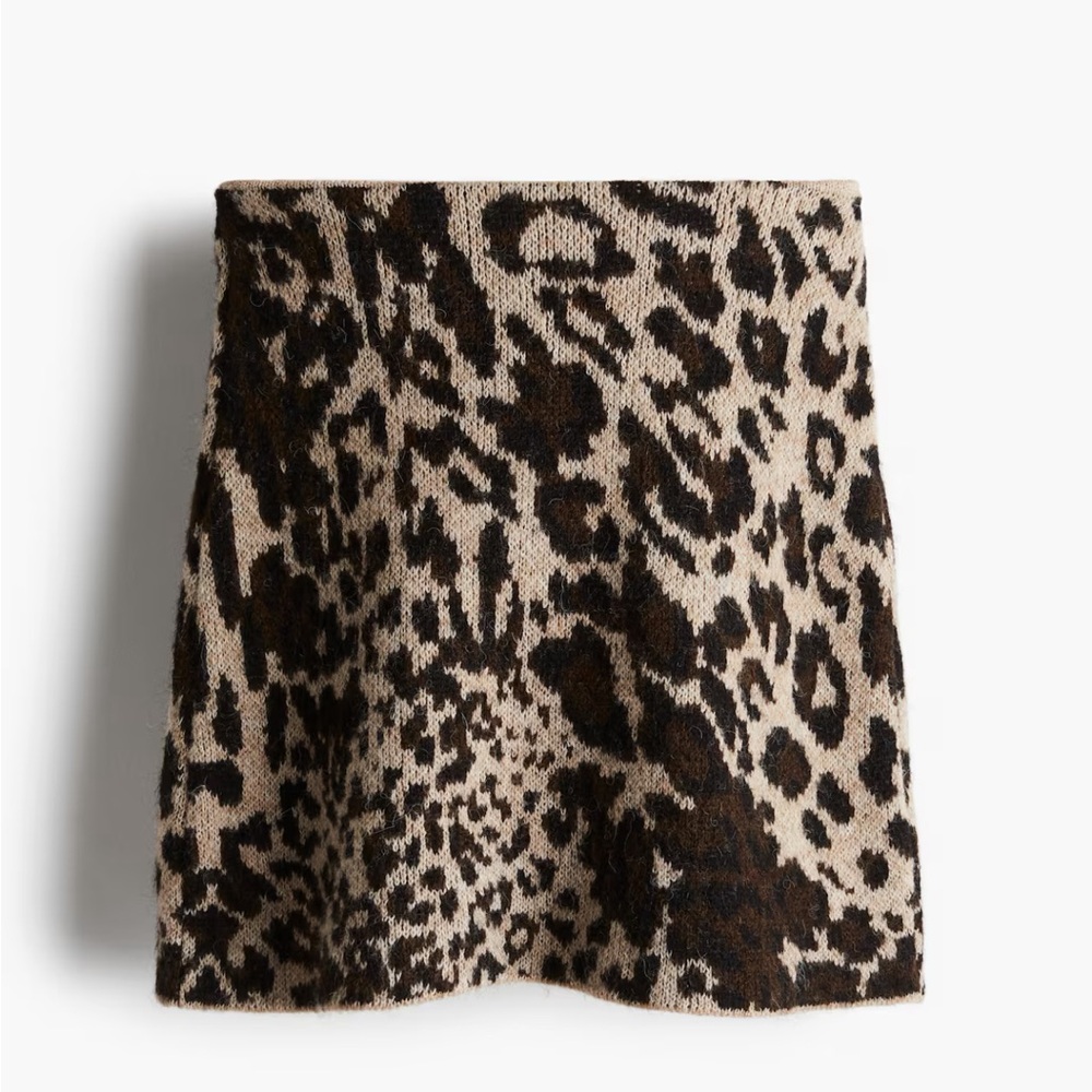 H&M NWT leopard print mini knit sweater skirt